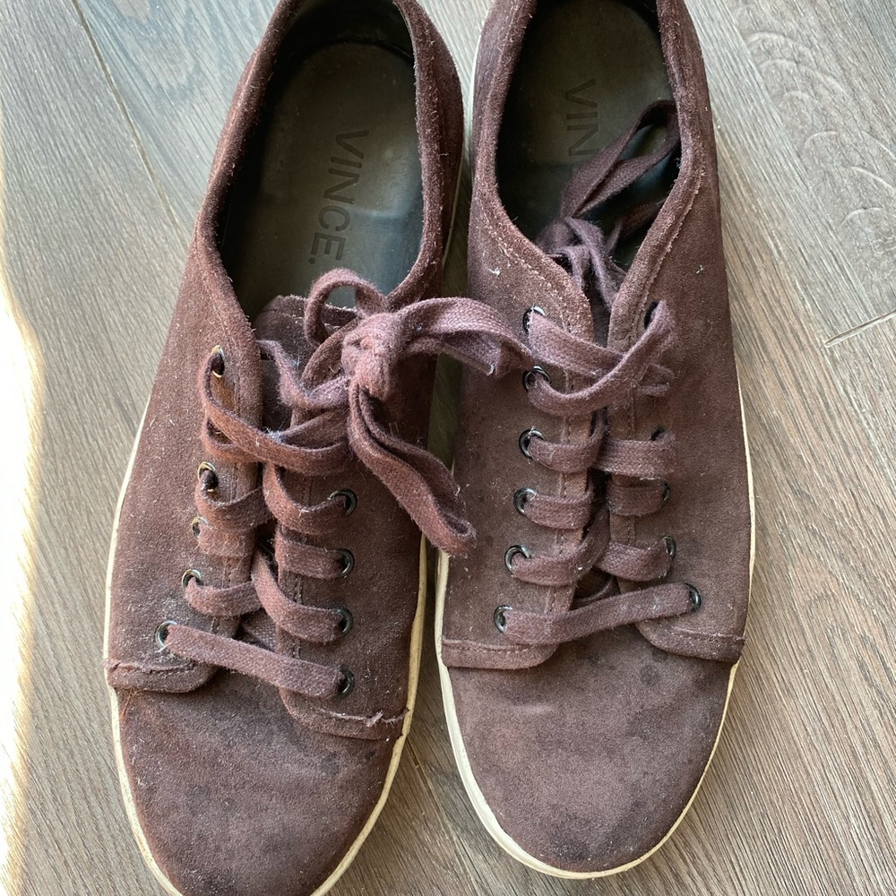 Men’s Vince burgundy sneakers